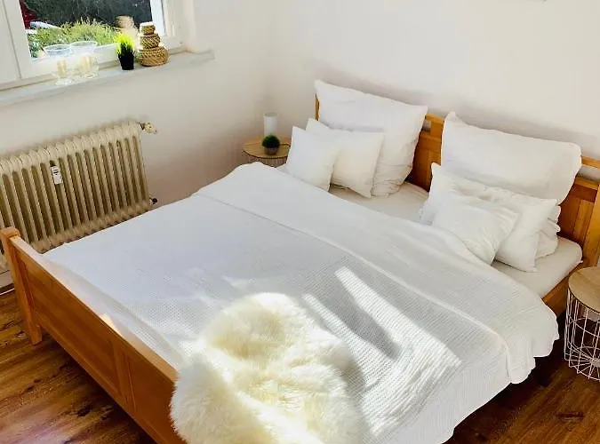 An Der Uniklinik, Apartment Mit Eigener Kueche Und Renoviertem Badezimmer, Zentrale Lage