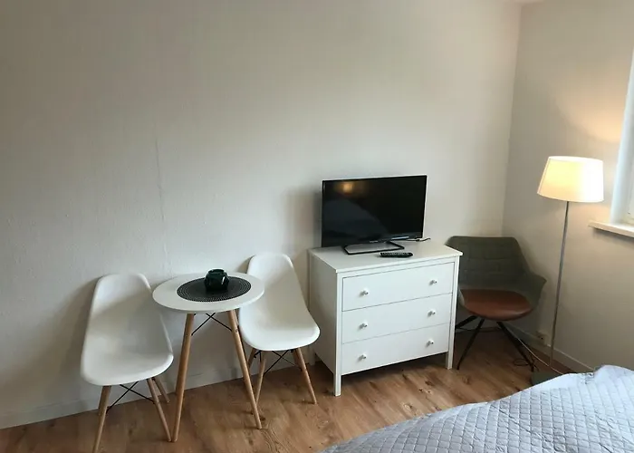 An Der Uniklinik, Apartment Mit Eigener Kueche Und Renoviertem Badezimmer, Zentrale Lage