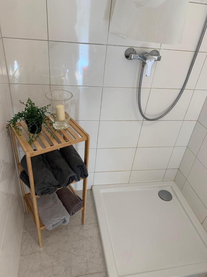 An Der Uniklinik, Mit Eigener Kueche Und Renoviertem Badezimmer, Zentrale Lage Apartment