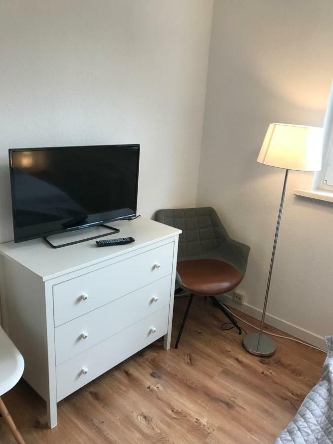 An Der Uniklinik, Mit Eigener Kueche Und Renoviertem Badezimmer, Zentrale Lage *